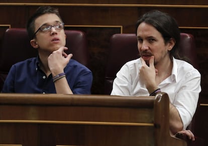 Iñigo Errejón (left) and Pablo Iglesias have denied any internal rift within their party, Podemos.