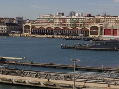 Panor&aacute;mica de la d&aacute;rsena del puerto de Valencia. 