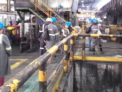 Trabajadores de Sidenor en Basauri, en una imagen de archivo.