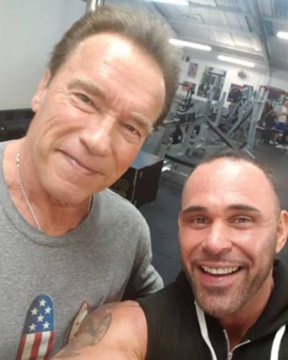 El entrenador Ricky Moore en una imagen con el actor subida a su cuenta de Instagram.