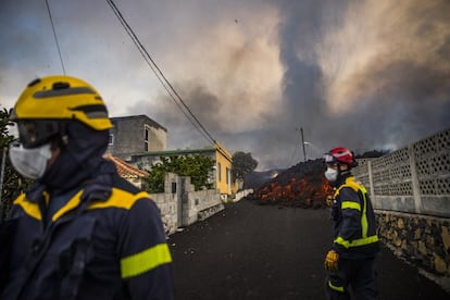 La lava amenaza la localidad del Paraíso en el municipio de El Paso. Todo lo que se ve en la imagen ya no existe.