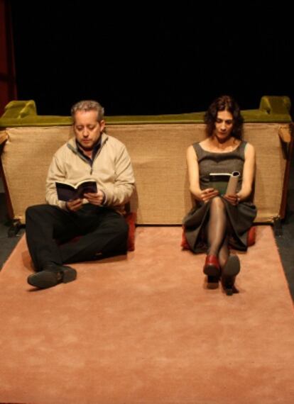 Gema Matarranz y Manuel Salas, de Histrión Teatro, en los papeles de Emma y Robert.