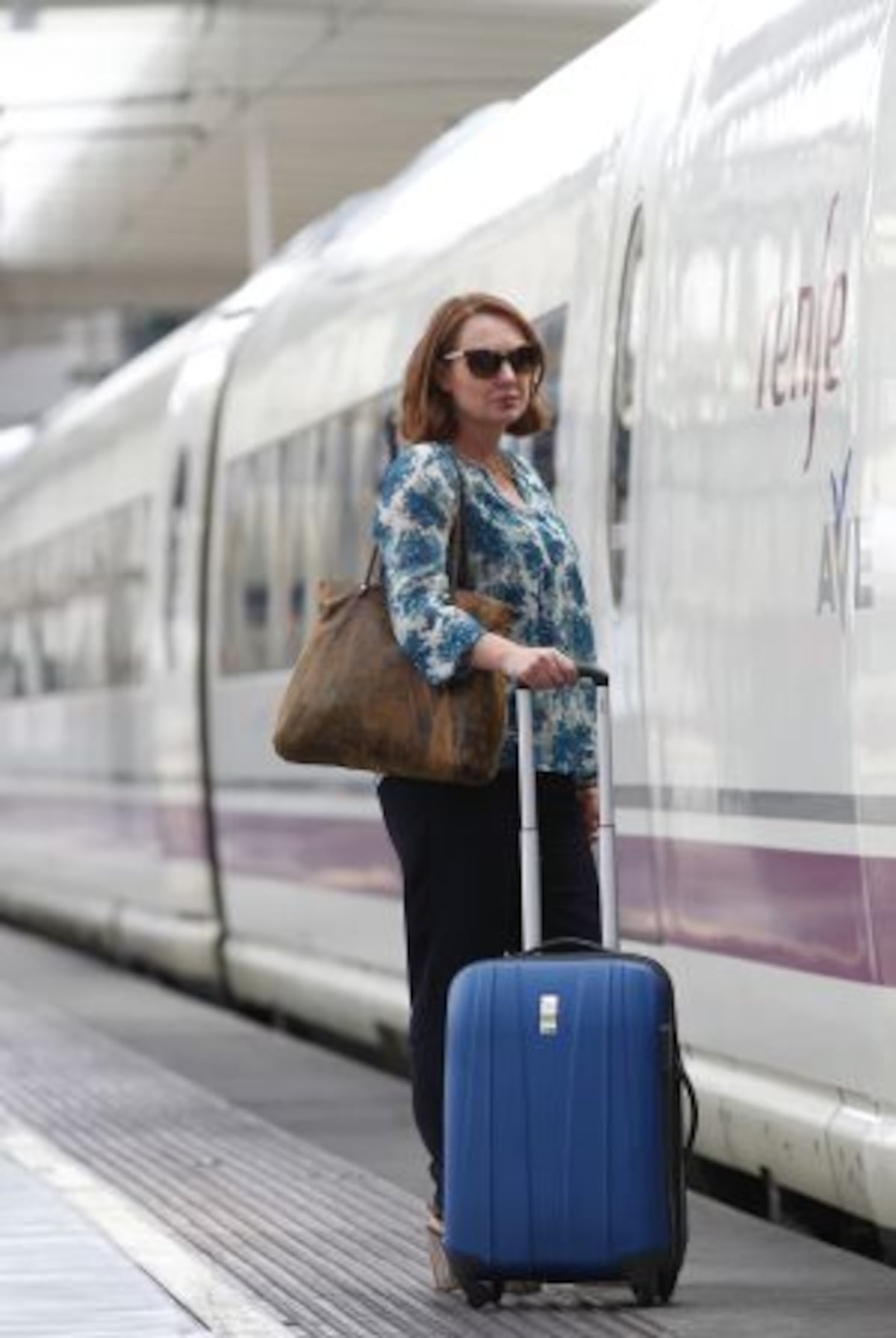 Paula Hawkins. The girl on a train: Paula Hawkins, la chica paranoica que  derrotó a Dan Brown | Cultura | EL PAÍS