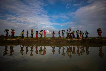 Refugiados rohingya cerca de Cox's Bazar (Bangladés).