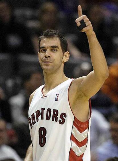 José Manuel Calderón en un partido con los Raptors.