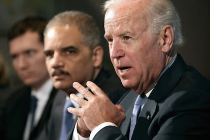 El vicepresidente Biden, durante un encuentro con v&iacute;ctimas de la violencia de armas, en la Casa Blanca.