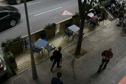 Terraza de un bar de Barcelona, este jueves