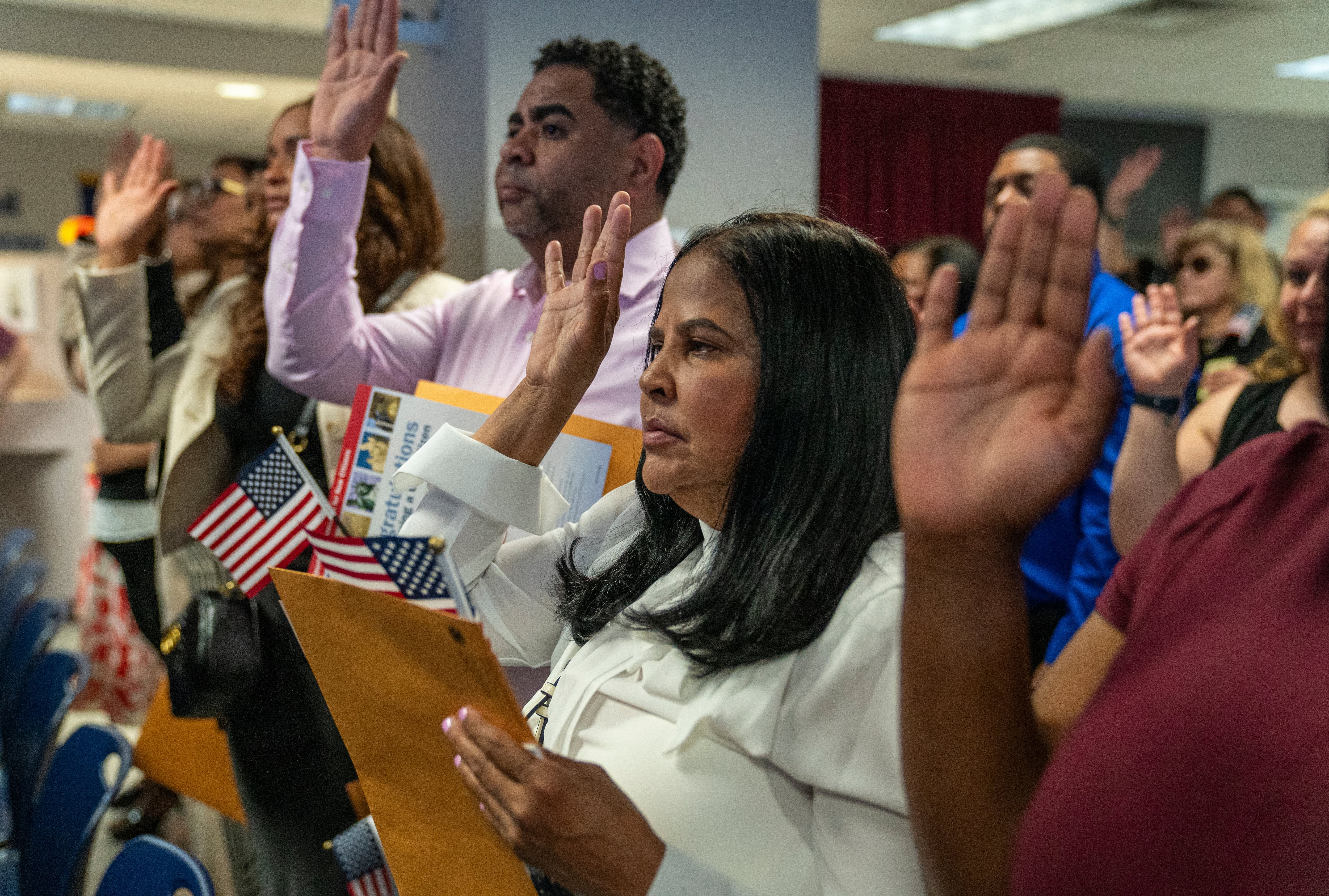 Una jueza bloquea el nuevo intento de Trump de limitar la ciudadanía por nacimiento en Estados Unidos