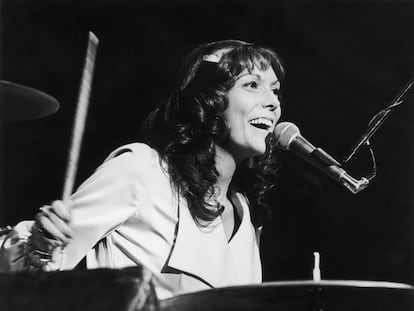 Karen Carpenter at a Carpenters concert in 1975.