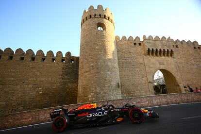 El Red Bull de Checo Pérez en el Gran Premio de Azerbaiyán 2024