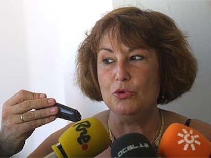 La candidata de IU en Sevilla, Paula Garvín, ayer, tras un acto público.