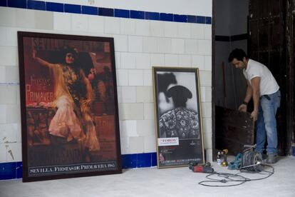 El palacio contará con una tienda en la que se pondrán a la venta reproducciones de carteles de las fiestas de primavera y de algunas piezas como, por ejemplo, de joyas de la emperatriz Eugenia.