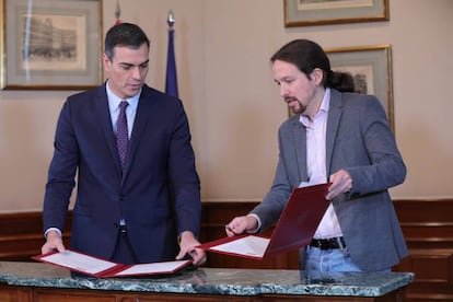 Pedro Sánchez y Pablo Iglesias, en la firma del preacuerdo entre el PSOE y Unidas Podemos.