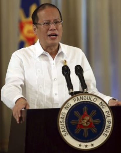 El presidente filipino, Benigno Aquino, anuncia el acuerdo con el FMLI.