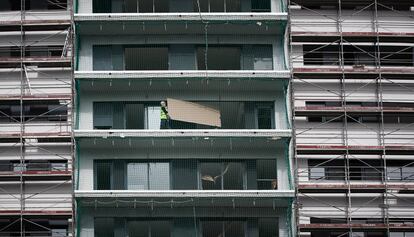 Construcci&oacute;n de viviendas en Barcelona.