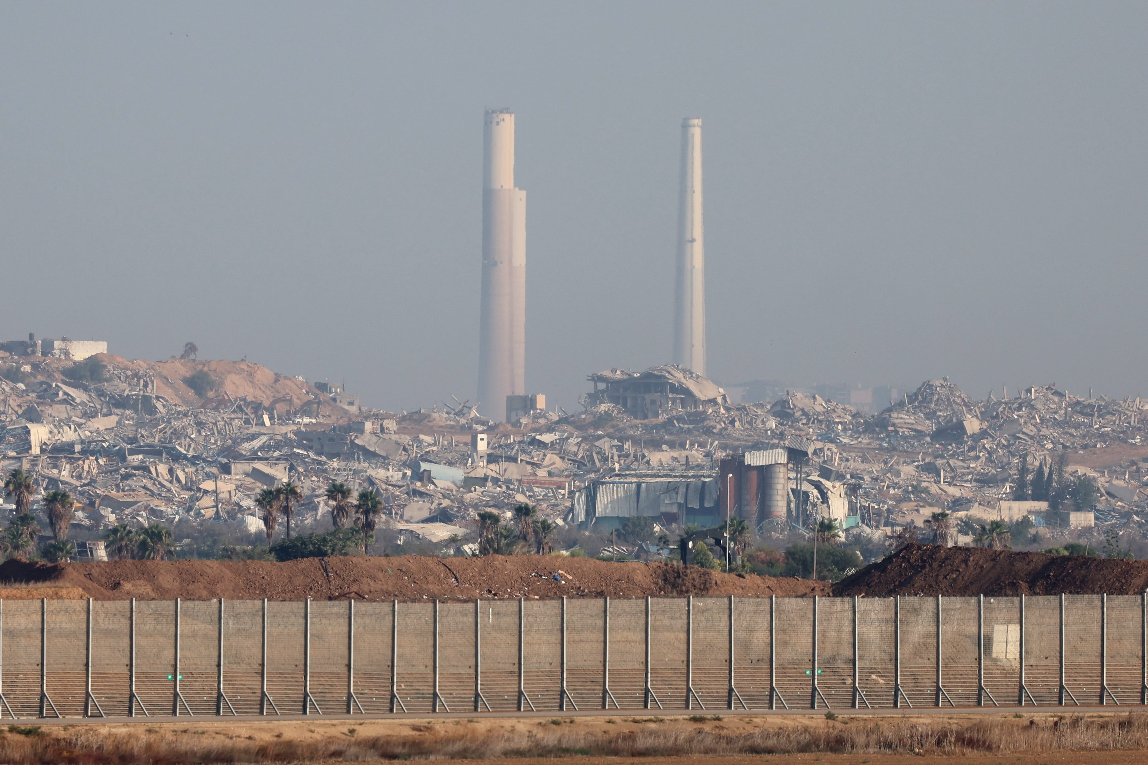 Hamas si oppone al disarmo a meno che non venga creato uno Stato palestinese, mettendo in pausa la risoluzione ONU che approva il piano di Trump per Gaza