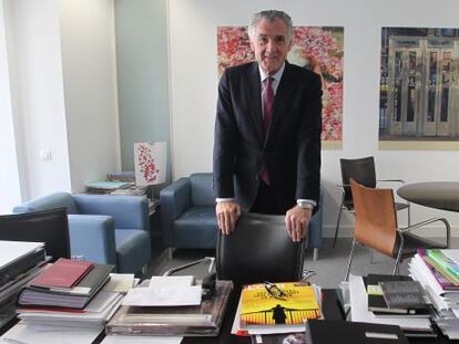 Evelio Acevedo, director general del Museo Thyssen, en su despacho