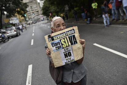 Una manifestante en apoyo al referendo, la pasada semana en Caracas.