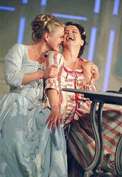 Escena de <i>Così fan tutte.</i>