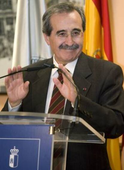 En la imagen, el exministro socialista de Relaciones con las Cortes Virgilio Zapatero. EFE/Archivo