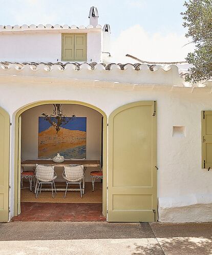 El comedor de la vivienda, reformada por la madre de Miró, Rosarietta Scrimieri.