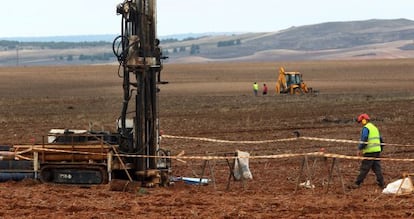 Trabajos de sondeo en los terrenos del futuro almac&eacute;n nuclear. 