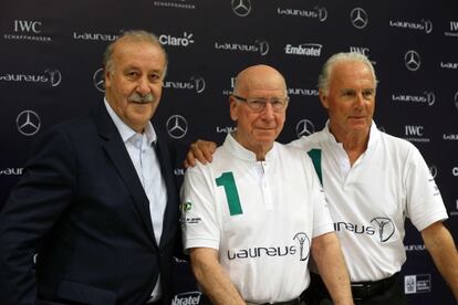 Del Bosque, junto a Charlton y Beckenbauer.