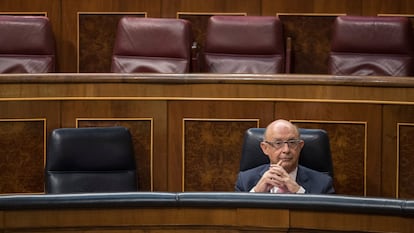 Cristobal Montoro, en el Congreso de los diputados en mayo de 2018, cuando era ministro de Hacienda del Gobierno de Mariano Rajoy