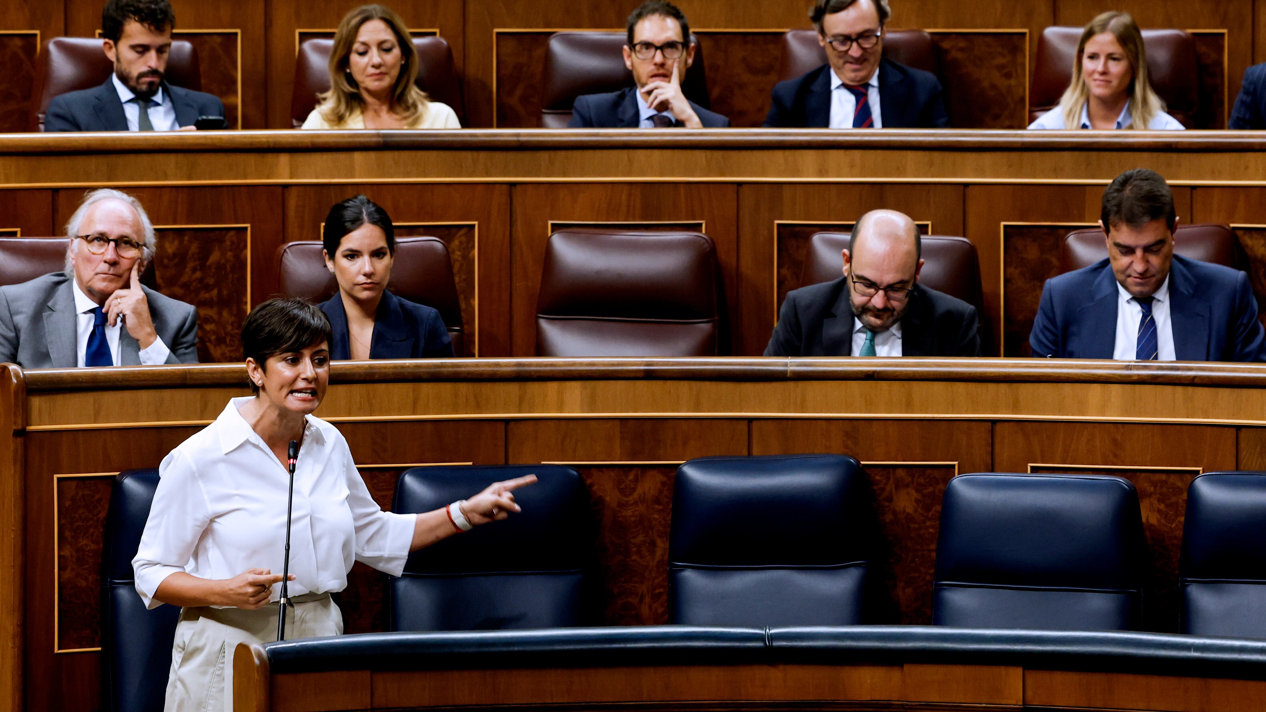 Cruce de reproches por el desahucio de Maricarmen: el Gobierno apunta al PP y sus socios al PSOE