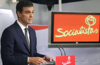 Pedro S&aacute;nchez durante la comparecencia de prensa ofrecida ayer en la sede de la formaci&oacute;n en Madrid.