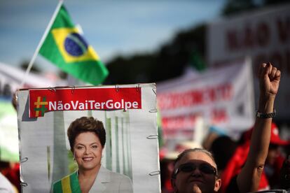 Manifestação contra o impeachmenet, nesta quinta-feira.