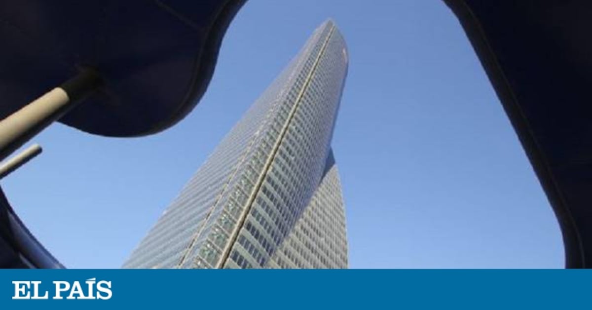 Una falsa amenaza de bomba obliga a desalojar a un millar de ...