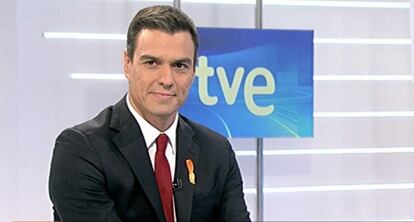 Pedro Sánchez, durante la entrevista, este lunes.