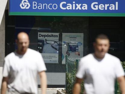 Oferta de dep&oacute;sitos en una oficina de Banco Caixa Geral en Madrid. 