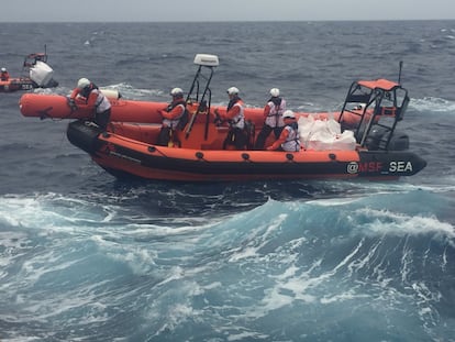 De buscar petróleo en el golfo de México a salvar migrantes en el Mediterráneo central