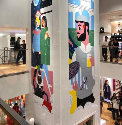 Los murales de Gonzalo Muiño que decoran la tienda de Uniqlo en Madrid.