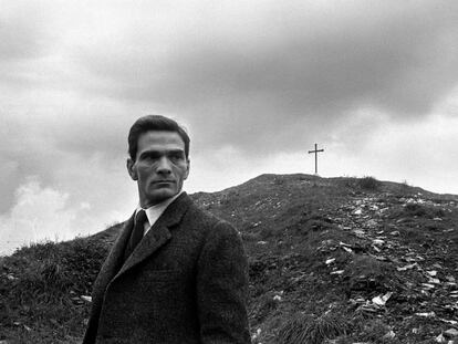 Pier Paolo Pasolini, en Monte Testaccio (Roma), en 1960.