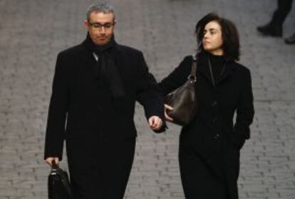 Diego Torres y su esposa, Ana María Tejeiro, llegan al juzgado de Palma el pasado febrero.