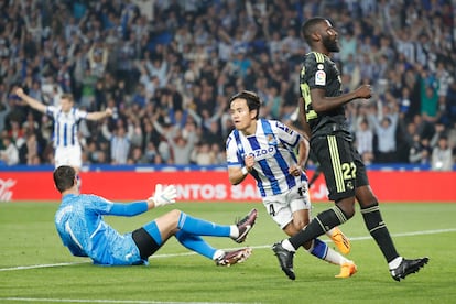 Take Kubo después de marcar el primer gol del partido entre la Real Sociedad y el Real Madrid, en Anoeta este martes.