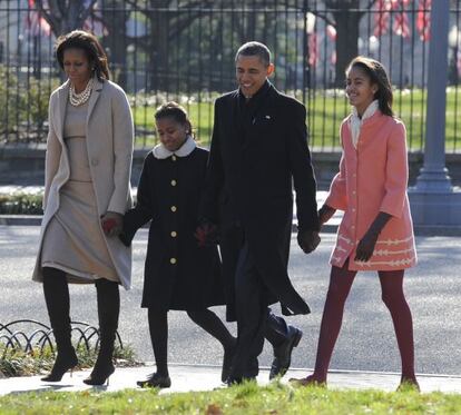 Barack Obama, con su esposa Michelle y sus hijas Sasha y Malia. 