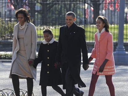 Barack Obama, con su esposa Michelle y sus hijas Sasha y Malia.