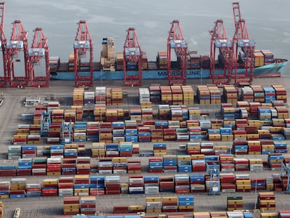 Contenedores en una terminal del puerto de Los Ángeles-Long Beach, en abril.