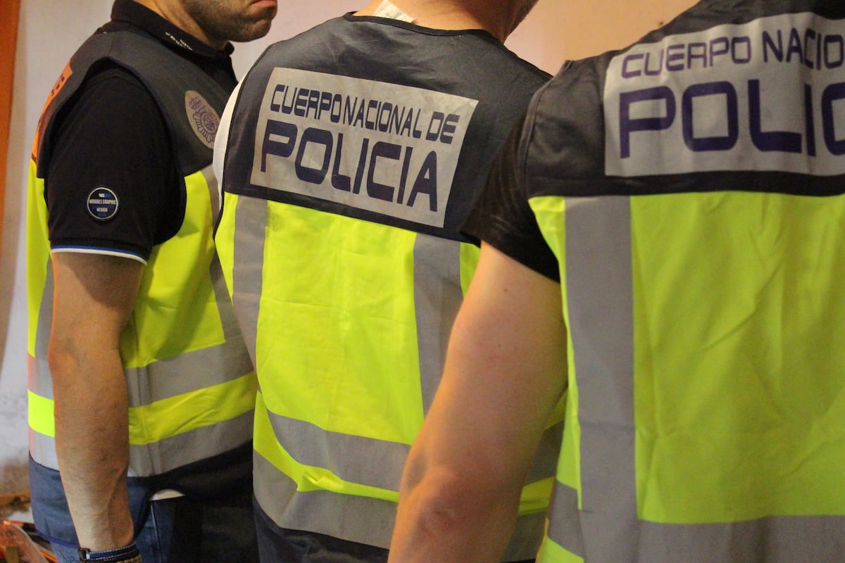 La Policía desarticula una organización criminal que facilitaba parejas de hecho ficticias en Cataluña, Andalucía y Valencia