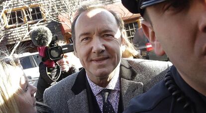 Kevin Spacey na chegada ao tribunal do condado de Nantucket, em Massachusetts.