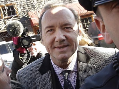 Kevin Spacey na chegada ao tribunal do condado de Nantucket, em Massachusetts.