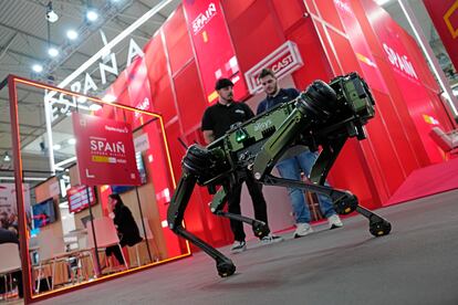 Detalle del robot de la empresa española Alisys que se exhibe en el pabellón de España del Mobile World Congress (MWC), este lunes.