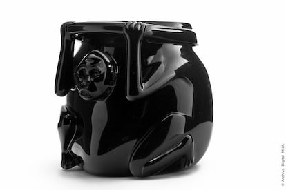 A jar made of polished black obsidian – in the shape of a monkey – was one of the stolen pieces.