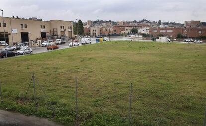 Solar en Palau-solit&agrave; i Plegamans que deb&iacute;a albergar el polideportivo.