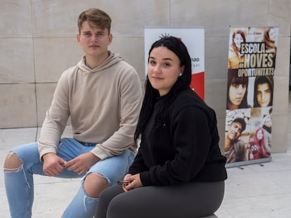 David Rimbelschi y Nerea Castilla, dos de los estudiantes que se han incorporado a una escuela de nuevas oportunidades