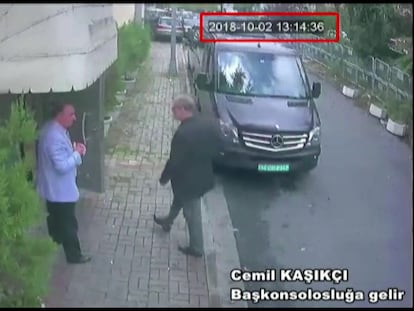 El periodista saudí Jamal Khashoggi entraba en el consulado de Arabia Saudí en Estambul, el 2 de octubre de 2018.